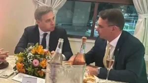 Flávio Bolsonaro defende liberdade de expressão, mas sua campanha acionou TSE 24 vezes contra críticas