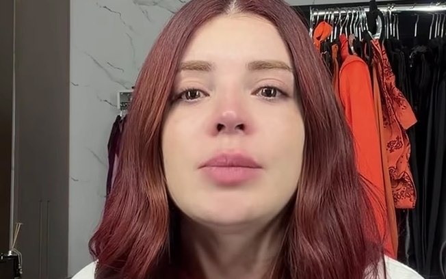 Gkay desabafa e chora ao revelar diagnóstico de depressão