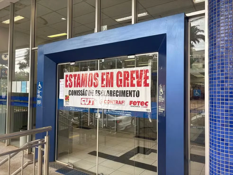 Bancários da Caixa rejeitam proposta e greve nacional continua sem acordo à vista
