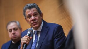 Haddad exige colaboração integral de ministros do STF em investigações do caso Banco Master