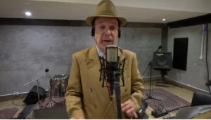 Humberto Lane, o ‘Vovó do Rock’, quebra tabu etário com músicas para Vini Jr. e mulheres brasileiras