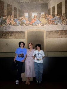 Jennifer Lopez se emociona com saída dos filhos para a faculdade