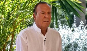 Julio Iglesias é Denunciado por Agressão e Assédio na Espanha