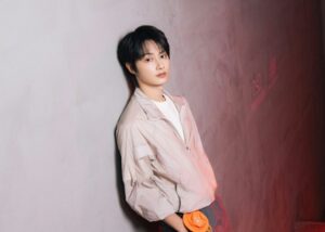 Jun do SEVENTEEN lança seu primeiro EP solo em chinês e conquista fãs