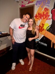 Lucas Buda arrasa em ensaio pré-casamento com Joyce Magalhães