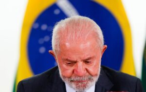 Aprovação de Lula cai para 41% em nova pesquisa PoderData