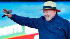 Lula cresce na corrida eleitoral: 46,3% contra 43,9% de Flávio Bolsonaro
