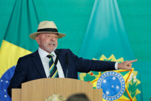 Aliados cobram Lula para participar de debate na TV Globo; presidente reluta