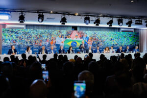 Lula faz discurso contundente para empresários em São Paulo: ‘É a democracia ou a barbárie’