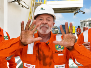Lula promete reservar petróleo da Margem Equatorial para investir em educação!