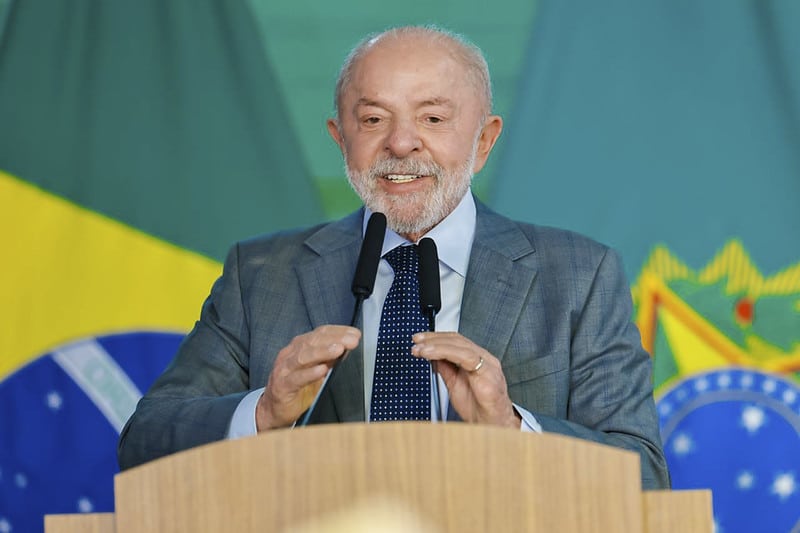 Lula participa de entrevista ao vivo na Record durante reta final de campanha