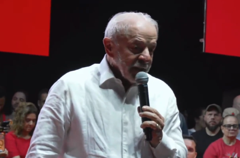 Lula cobra reação mais forte da esquerda contra extrema direita em ato com artistas