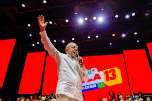 Lula manda recado direto: ‘Planalto não pode ter miliciano’