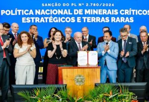 Lula sanciona Marco Legal de terras raras e critica ‘traidores da pátria’ que se ajoelham a estrangeiros