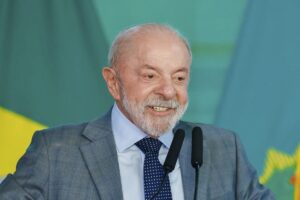 Lula acusa Mendonça de vazar informações seletivas e pede reforma no Judiciário