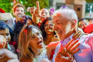 Lula lança pacote contra as bets enquanto Flávio Bolsonaro cumpre agenda no Rio e São Paulo