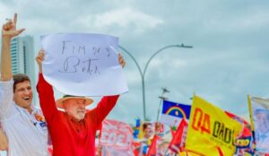 Lula reúne 80 mil pessoas no Recife e defende fim das bets no Brasil