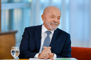 Lula lidera todos os cenários de segundo turno; enfrentamento com Flávio é o mais apertado