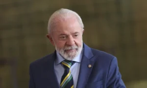 Lula Cobra Transparência: Informações do Celular de Vorcaro Devem Vir a Público