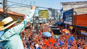 Lula reúne multidão na Zona Leste de São Paulo e defende investimentos em educação e saúde