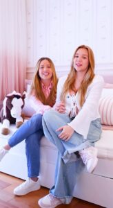Mari Fernandez e Julia Ribeiro abrem quarto da filha: ‘Superou nossos sonhos’