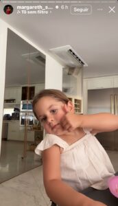 Maria Flor surpreende avó Margareth Serrão com apelido engraçado no almoço em família