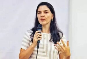 Médium é flagrada forjando psicografia e roubando dados de redes sociais!