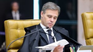 Cunhado de André Mendonça trabalha em gabinete de deputado alvo de operação da PF