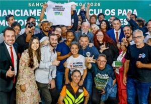 Governo torna permanente programa que garante R$ 30 bilhões em crédito para motoristas de app