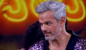 Otaviano Costa chora ao ser eliminado da Dança dos Famosos