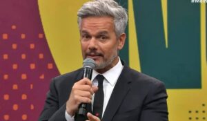 Otaviano Costa Solta a Bomba do ‘Dança dos Famosos’