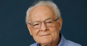 Othon Bastos, aos 93 anos, revela o segredo de sua vitalidade após 7 décadas na TV