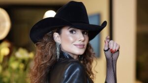 Paula Fernandes aos 42 Anos: A Diva que Pavimentou o Caminho para Simone e Ana Castela!
