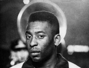 Jovem Pan Resgata Emoção: Narrações Históricas do Primeiro Gol de Pelé Completam 70 Anos