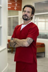 Pérola desaba em ‘Por Você’: saiba qual é a doença da patroa do Hospital Luz