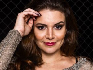 Atriz de Chiquititas desaparece com oficial de justiça em seu encalço