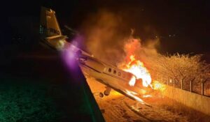 Rey Vaqueiro Escapa de Susto! Avião do Cantor Pega Fogo e Deixa Fãs em Pânico