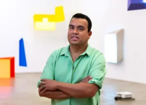 Artista plástico Rodrigo Cass morre afogado aos 43 anos no Rio