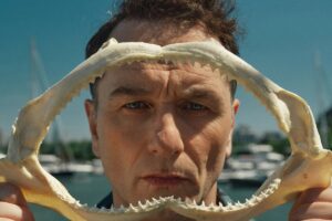 Série ‘O Segredo de Widow’s Bay’ arrebata 6 prêmios no Emmy 2026 e vira febre