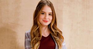 Sophia Valverde choca com semelhança com Maraisa em filme de Marília Mendoça
