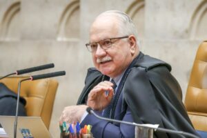 Fachin cancela sessão do STF após novo embate entre Gilmar Mendes e André Mendonça