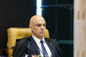 Flávio Dino pede vista e julgamento de Moraes é interrompido no STF