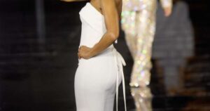 Taís Araújo surpreende com cabelo curtíssimo na Semana de Moda de Paris