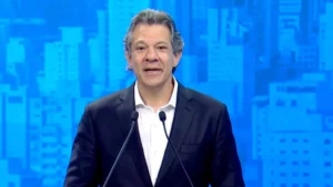 Tarcísio foge do debate com Haddad na TV Record e deixa espaço para Fernando detalhar propostas
