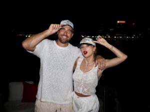 Taylor Swift vibra com touchdown de marido Travis Kelce e vira assunto na internet