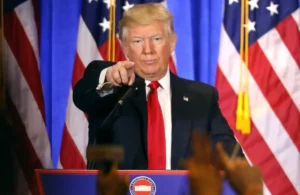 Trump bane CNN, Politico e MS NOW da Casa Branca acusando veículos de ‘fake news’