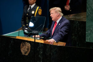 Trump ameaça ‘aniquilação’ do Irã em discurso na ONU; declaração gera alerta internacional
