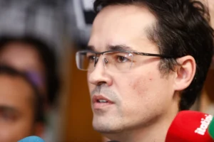 TSE suspende campanha de Deltan Dallagnol ao Senado pelo Paraná nas eleições de 2026