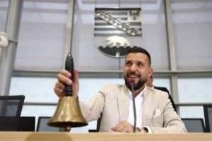 Extrema-direita alemã faz história: AfD conquista presidência de Parlamento regional pela primeira vez desde 1945