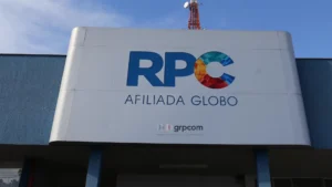 Afiliada da Globo no Paraná é denunciada por pressionar funcionários a votar em Flávio Bolsonaro